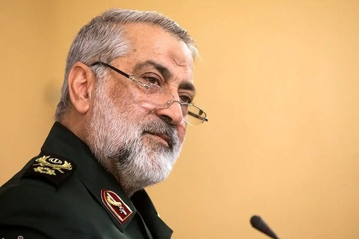 کسانی که طمع تصاحب جزایر سه‌گانه ما را دارند، نوک شمشیرمان را ببینند

