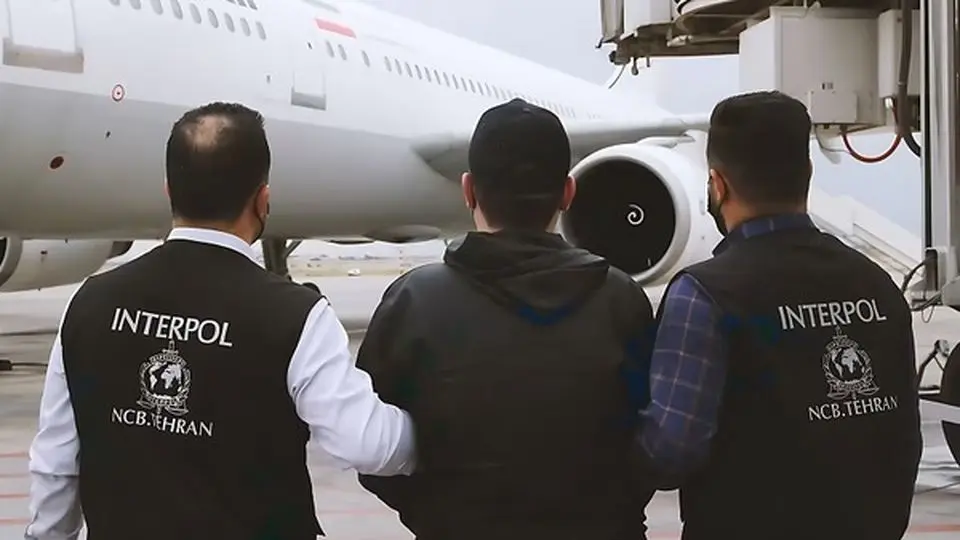کلاهبردار ۱۶۷ هزار دلاری به ایران برگردانده شد 