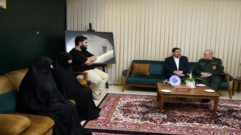 مخبر در خانه شهید حاجی زاده+ عکس