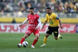 پرسپولیس از داور دیدار مقابل سپاهان و میلاد زکی‌پور شکایت می‌کند