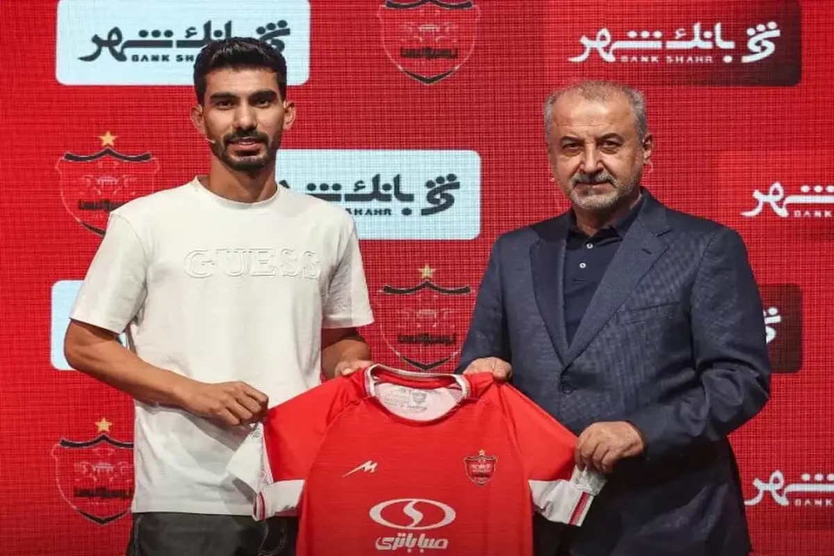 جشن تولد خرید تازه پرسپولیس در باشگاه