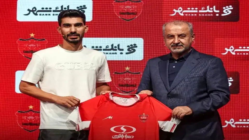 جشن تولد خرید تازه پرسپولیس در باشگاه