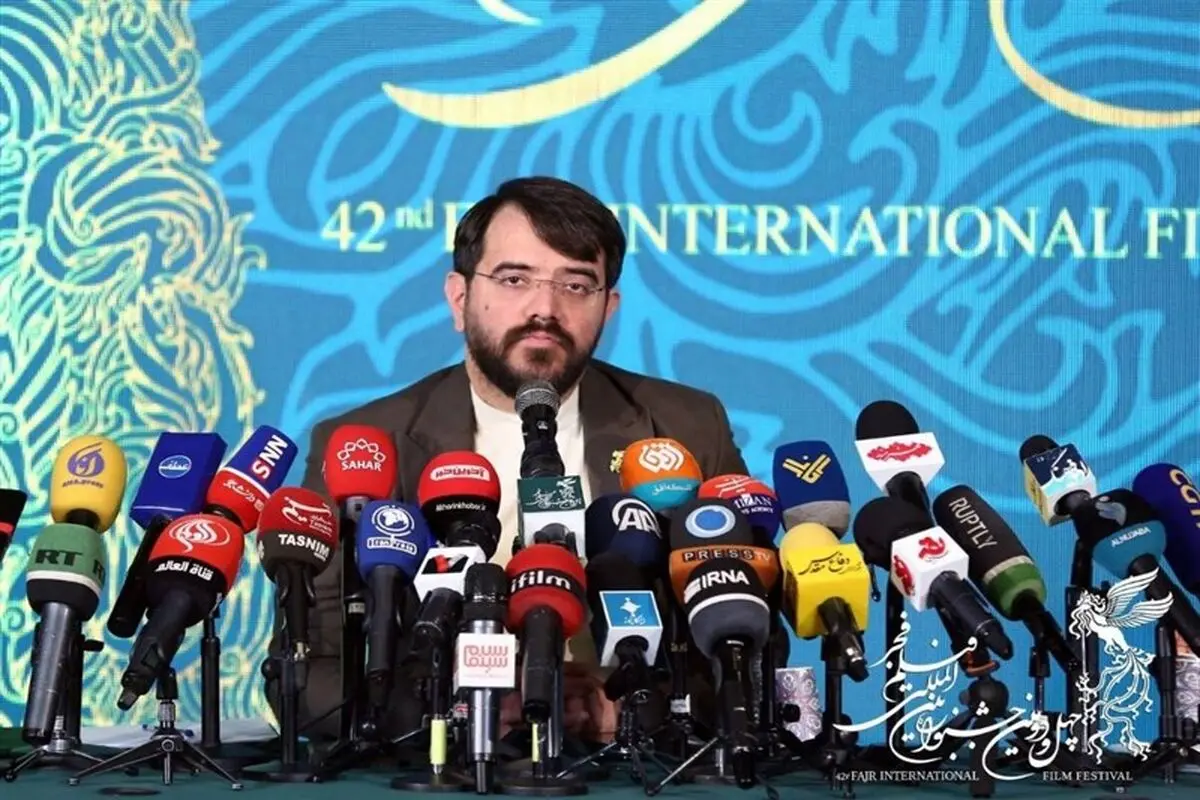 تغییرات دبیری جشنواره را به احترام سینما پذیرفتم