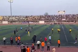 کتک کاری هواداران با دروازهبان داماش