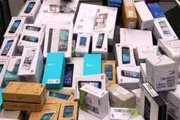  واردات موبایل با دلار ۷۰ هزار تومانی فروش با دلار ۱۰۰ هزار تومانی

