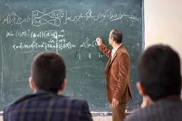 هیچ کدام از کلاس‌های درس خالی از معلم نیستند