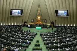 قالیباف به اداره پادگانی  مجلس متهم شد
