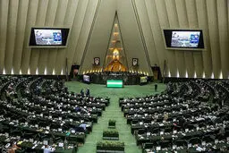 قالیباف به اداره پادگانی  مجلس متهم شد
