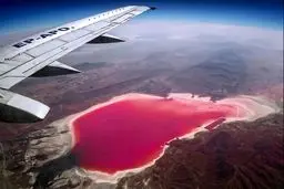 دلیل رنگ صورتی دریاچه مهارلو چیست؟