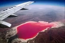 دلیل رنگ صورتی دریاچه مهارلو چیست؟