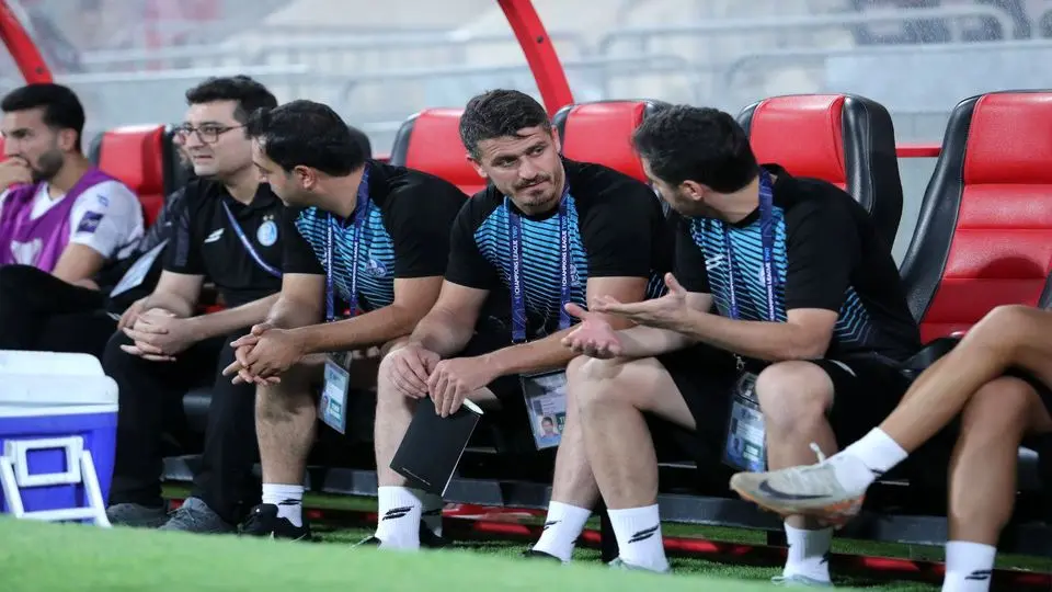 وریا غفوری روی نیمکت استقلال در آسیا