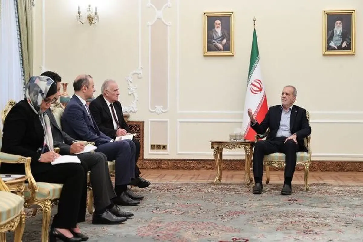 پزشکیان: هیچ قدرت خارجی نباید خللی در روابط ایران و ارمنستان ایجاد کند

