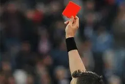 عجیب‌ترین کارت قرمز تاریخ فوتبال!
