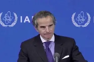 شریعتمداری مدعی شد: گروسی و موساد ارتباط پنهانی دارند