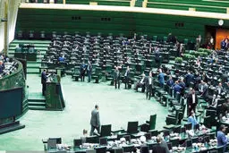 عزل معاون یا استیضاح؛ دو راهی وزیر کشور
