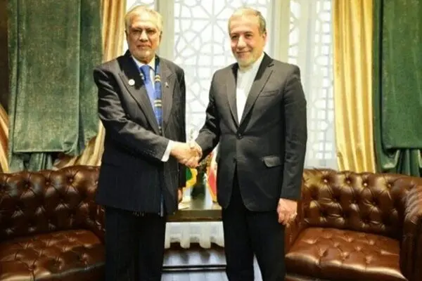 گفت‌وگوی عراقچی با وزیرخارجه پاکستان درباره وضعیت منطقه