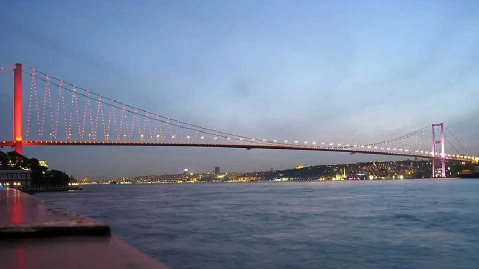پل بسفر استانبول؛ تماشای اروپا و آسیا در یک قاب