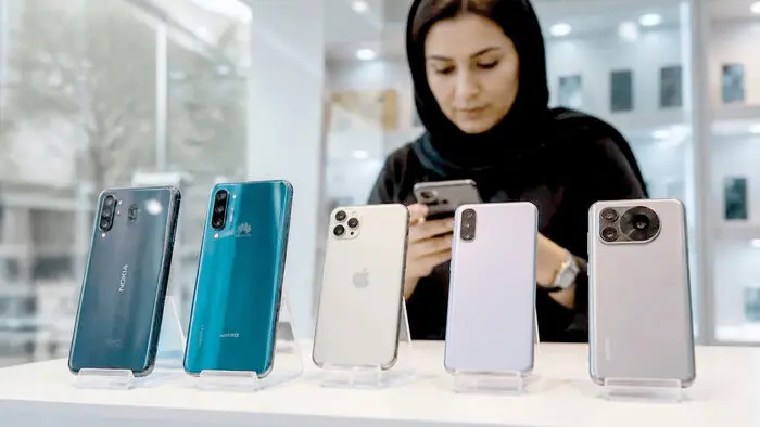 واردات موبایل در تنگنا
