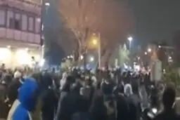تجمع اعتراضی بازاریان بندرعباس در واکنش به نوسانات شدید ارز