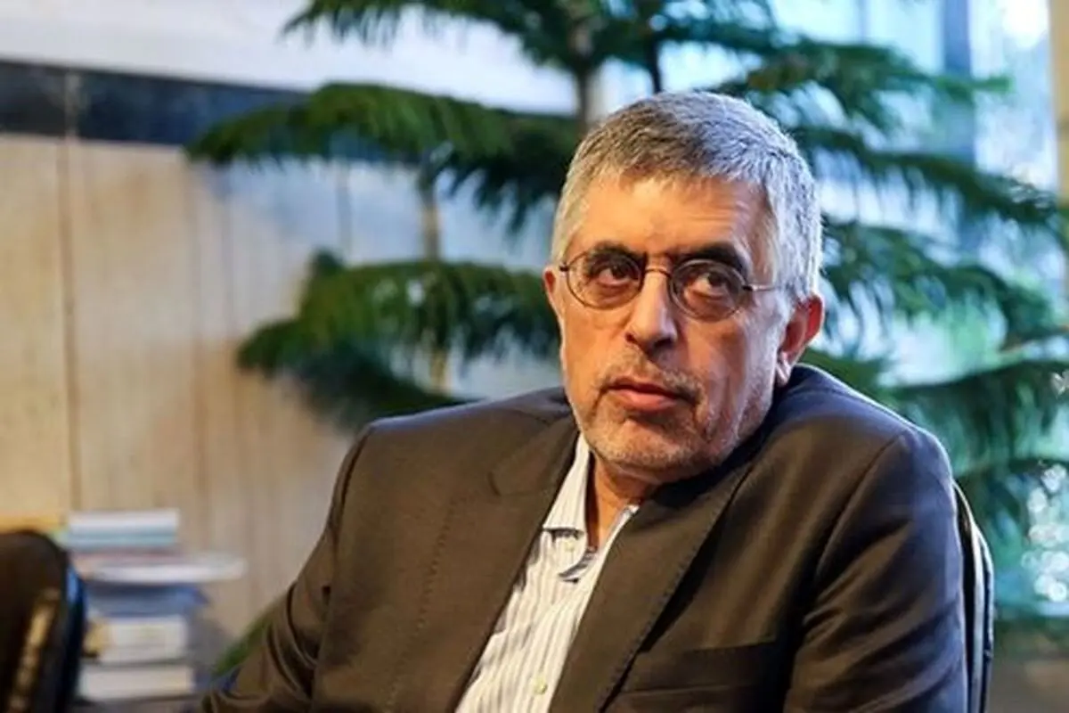 کرباسچی: به جای دیوارکشی در مترو، واگن اضافه کنید مشکل حل می‌شود