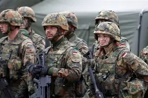 ارتش آلمان به ۱۰۰هزار نیرو دارد