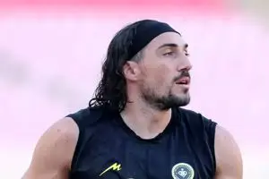 مهاجم سپاهان بدل ستاره قهرمان جهان!