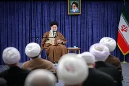نیازمند پایگاه فکری تهاجمی هستیم که پاسخگوی شبهات باشد 