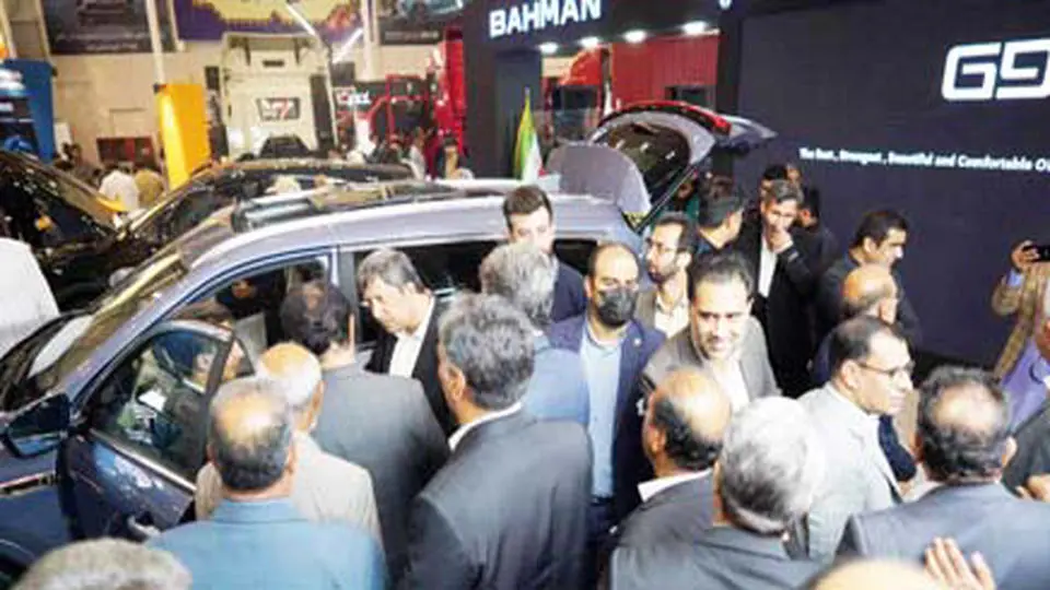 شهردار  زاهدان: بهمن تجربه  خوبی در  ساخت خودروهای خدمات  شهری دارد
