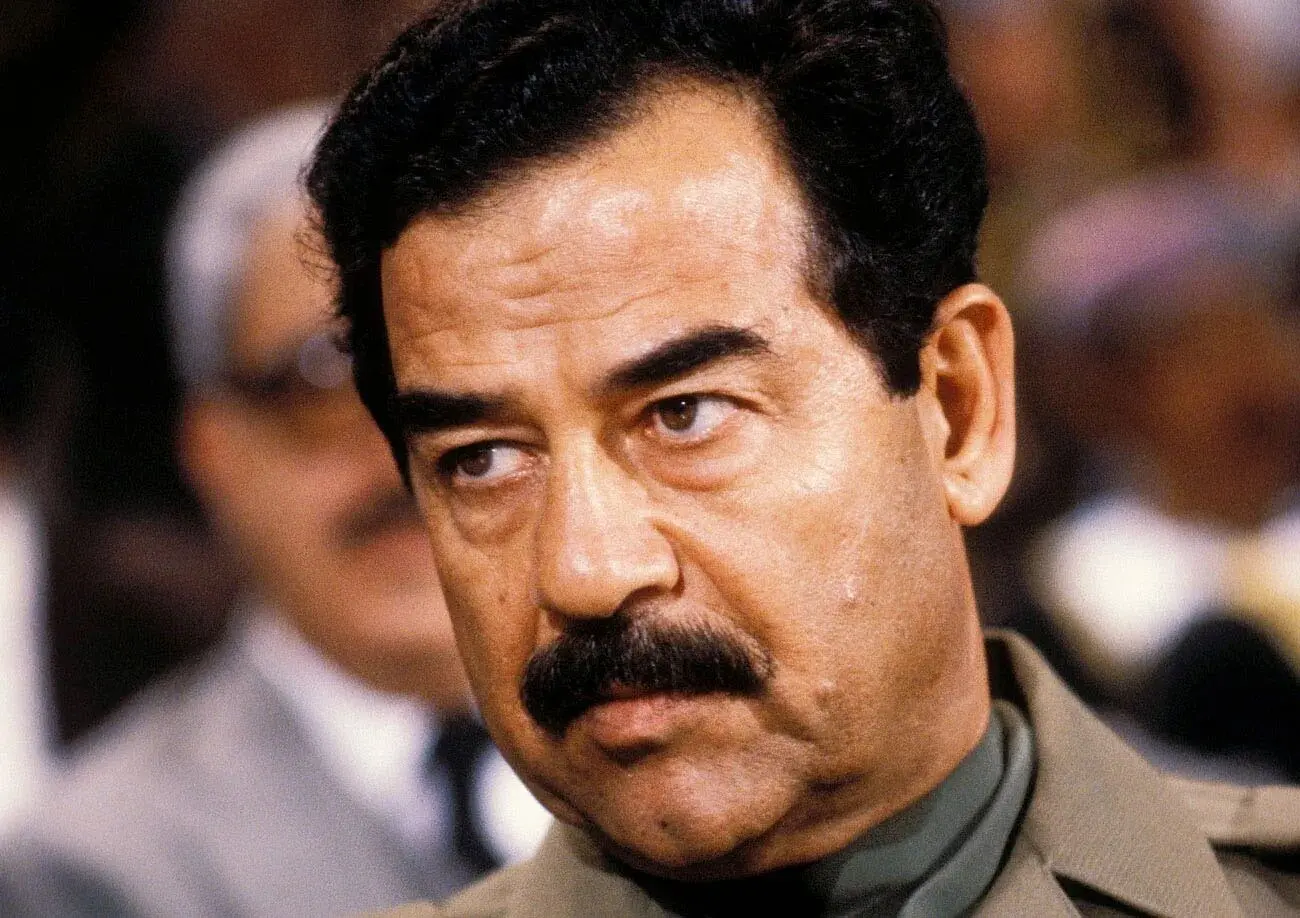 عکسی از صدام در حال شلیک آر‌پی‌جی