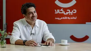 اهدای لپ‌تاپ شخصی همایون شجریان به کمپین «هر جا که تویی»