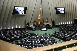 بیم و امید رفتن یا ماندن وزیر صمت

