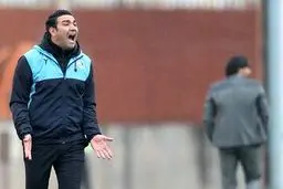  گل‌محمدی خودش «بیخودی» است؛ او در حدی نیست که درباره من حرف بزند!

