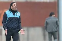  گل‌محمدی خودش «بیخودی» است؛ او در حدی نیست که درباره من حرف بزند!

