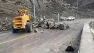 هشدار به مسافران نسبت به احتمال سقوط سنگ در جاده چالوس/ توقف نکنید