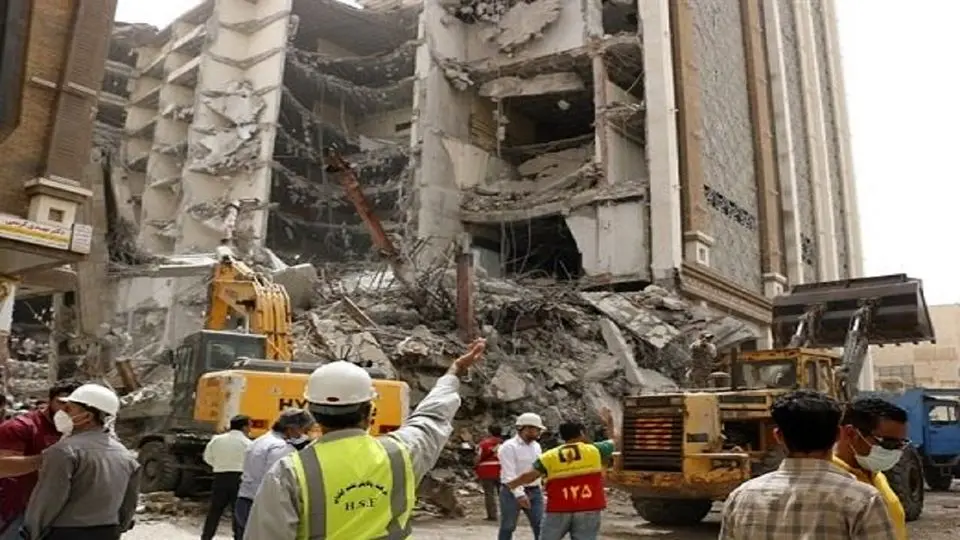عدد ضحایا حادث انهیار مبنى "متروبل" في آبادان ارتفع الى 31 شخصا