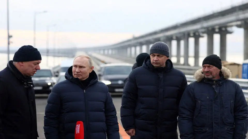 رانندگی پوتین روی پل کریمه