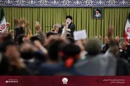 یک ابلهی می‌گوید اجتماع مردم علیه اسرائیل در انگلیس کار ایران است؛ لابد بسیج لندن و بسیج پاریس این کار را کرده‌اند؟!