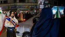 تذکر پلاکاردی به زنان بدون حجاب که در تجمعات شبانه شرکت می‌کنند + عکس