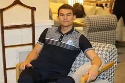 مدافع ازبک استقلال، شاید روی نیمکت!
