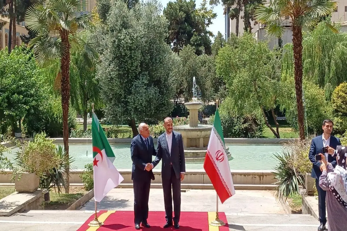 وزیر خارجه الجزایر با امیرعبداللهیان دیدار کرد

