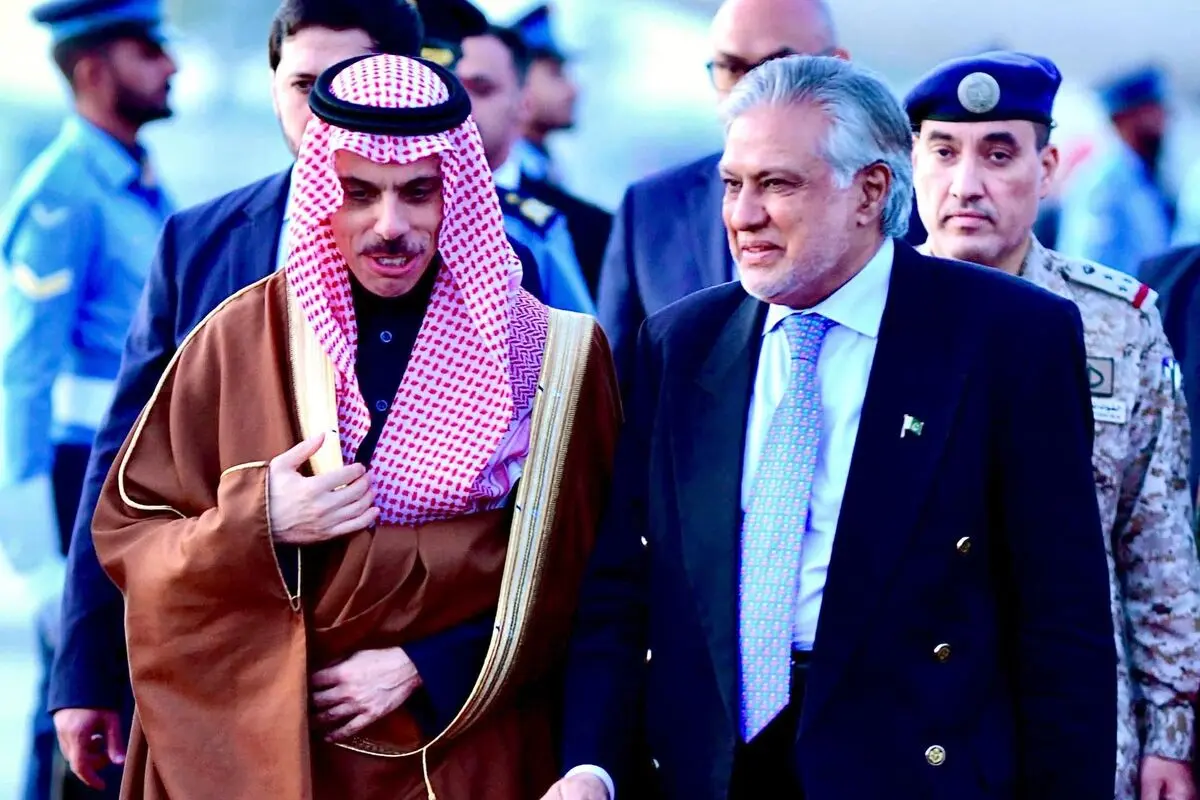  وزیران خارجه عربستان و پاکستان رایزنی کردند