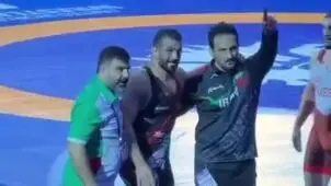 عکس یادگاری اسطوره ها با حسن یزدانی