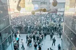 پاسخ سه قوه به موج گرانی