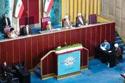 آیت‌الله جنتی رئیس مجلس خبرگان ماند

