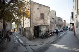 حقوق فراموش‌شده ساکنان فرسوده بافت‌های شهری؛ از  پیکانشهر  تا  بافت  تاریخی  شیراز
