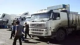 مشکلات کامیون‌داران تنگستان در مسیر پیگیری