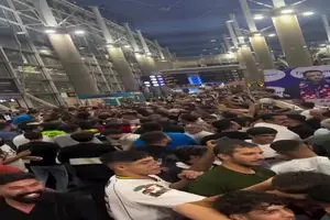 کامران قاسم‌پوردر فرودگاه مصدوم شد + ویدئو
