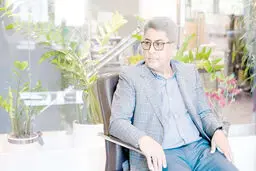  رقص روی خاکستر 
