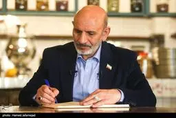 اعتراض شدید عباس عبدی به رشد «ح.خ» به عنوان «پدر طب سنتی ایران» در صداوسیما