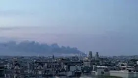 آتش‌سوزی گسترده در نزدیک فرودگاه پاریس / ۲ باند فرودگاه بسته شد